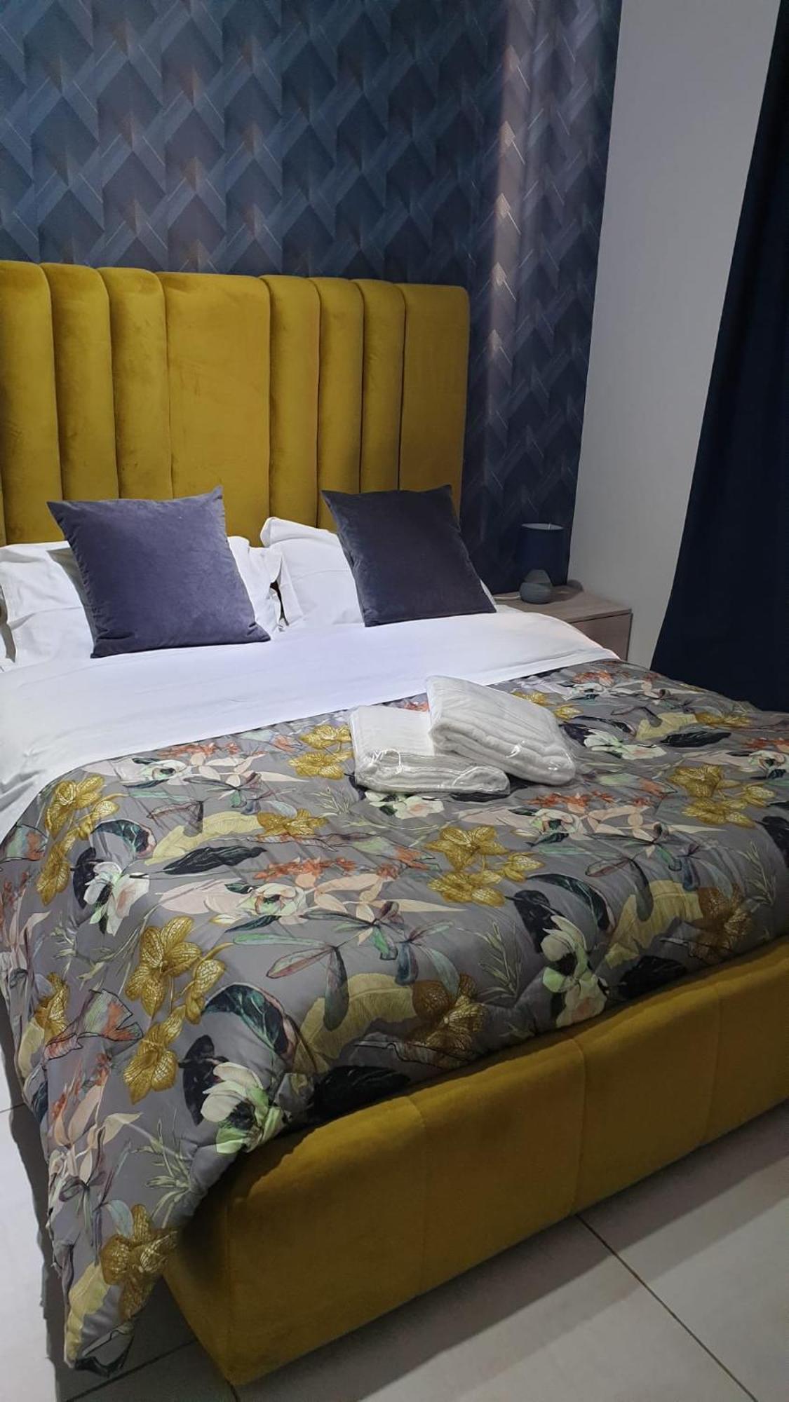 Sky House Luxury Apartment Napoli Bagian luar foto